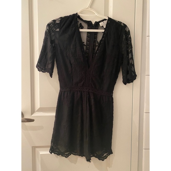 Plunging neck lace romper - Picture 1 of 3